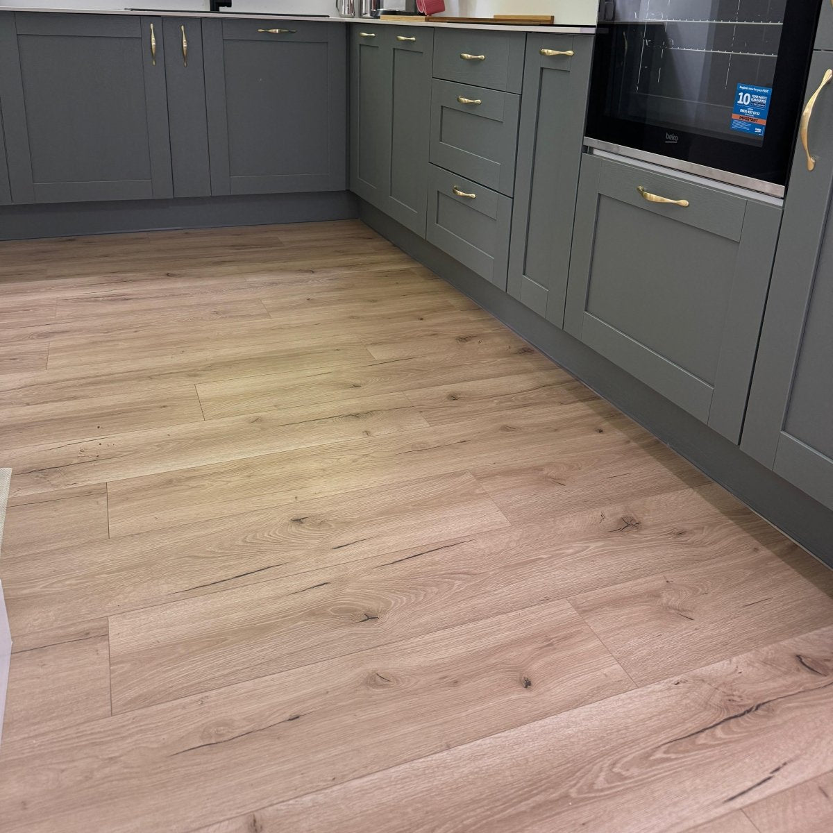 Konig Essence Pro Pale Oak Robust 12mm - Wood Floor Store