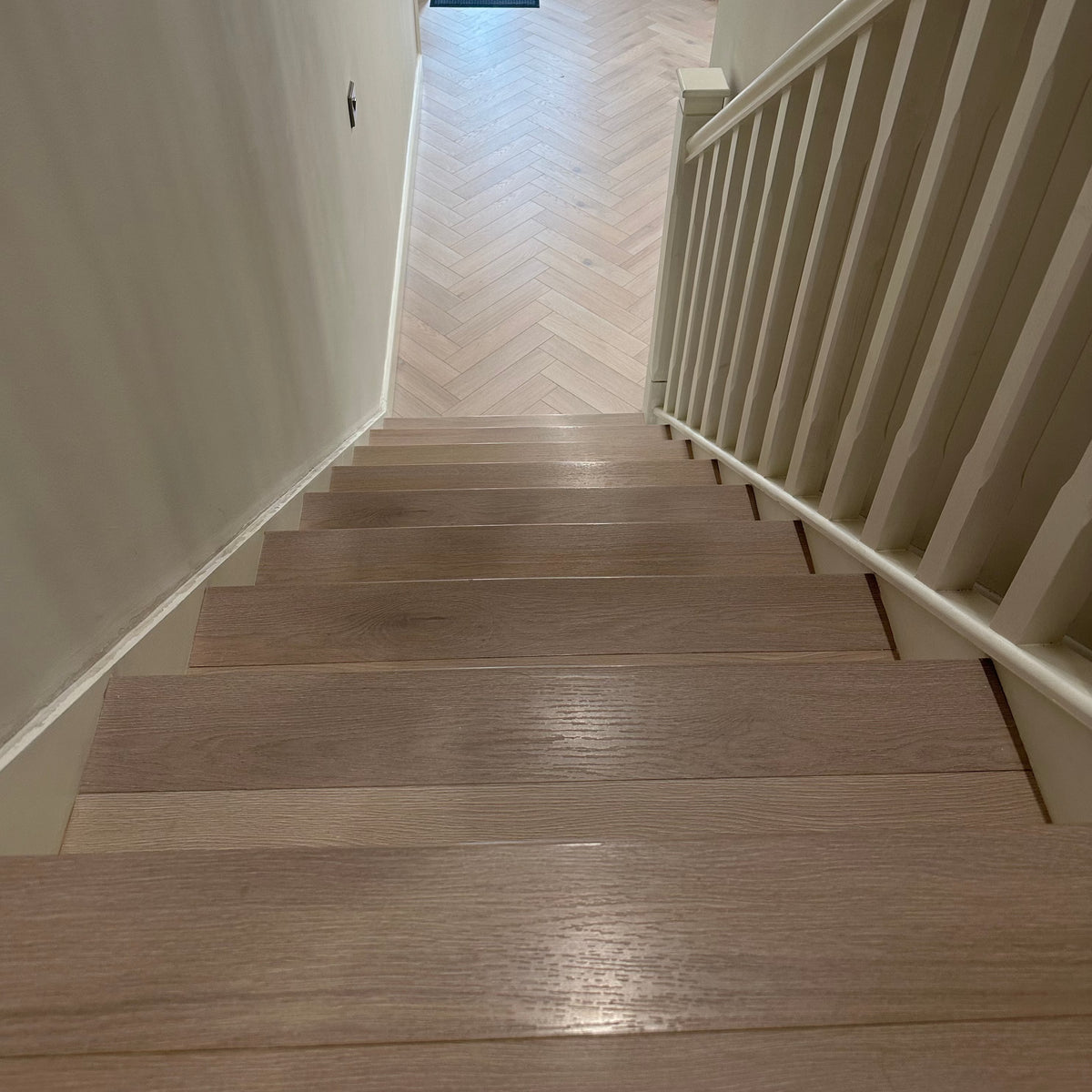 Glazed Oak 12mm Stair Nosing