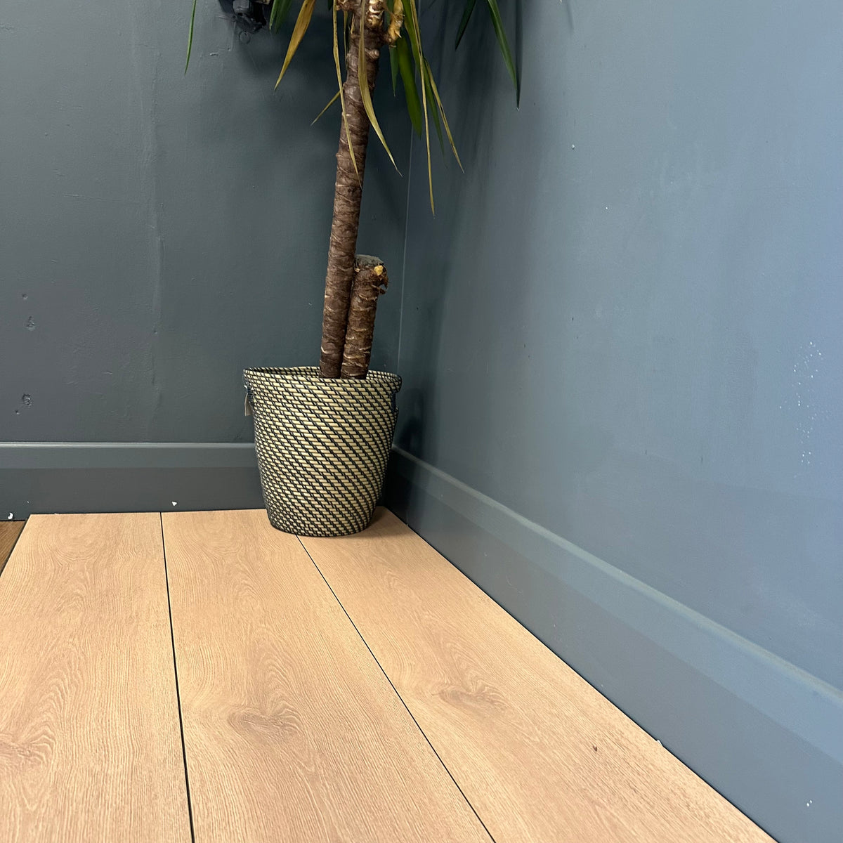 Baum Aqua Plus European Oak Long Plank 12mm