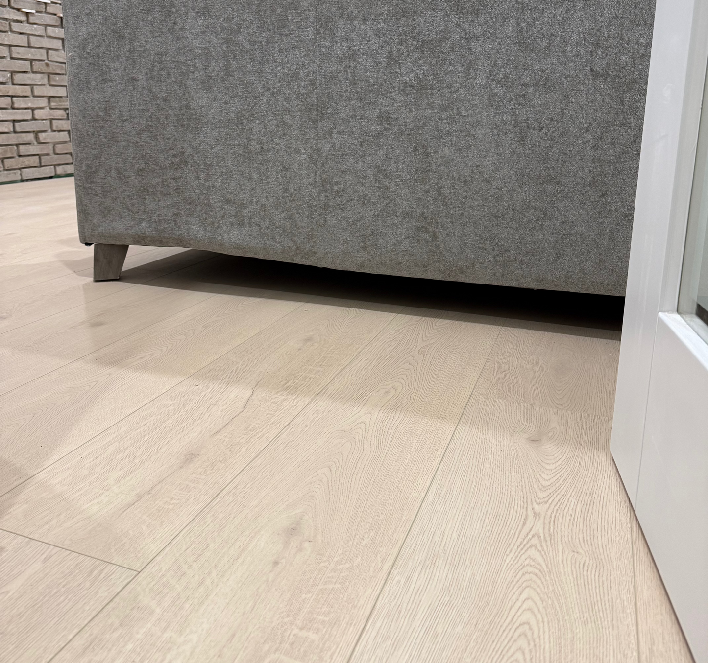 Baum Aqua Plus Alpine Oak Long Plank 12mm  (Laminate Flooring)