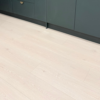 Baum Aqua Plus Alpine Oak Long Plank 12mm  (Laminate Flooring)