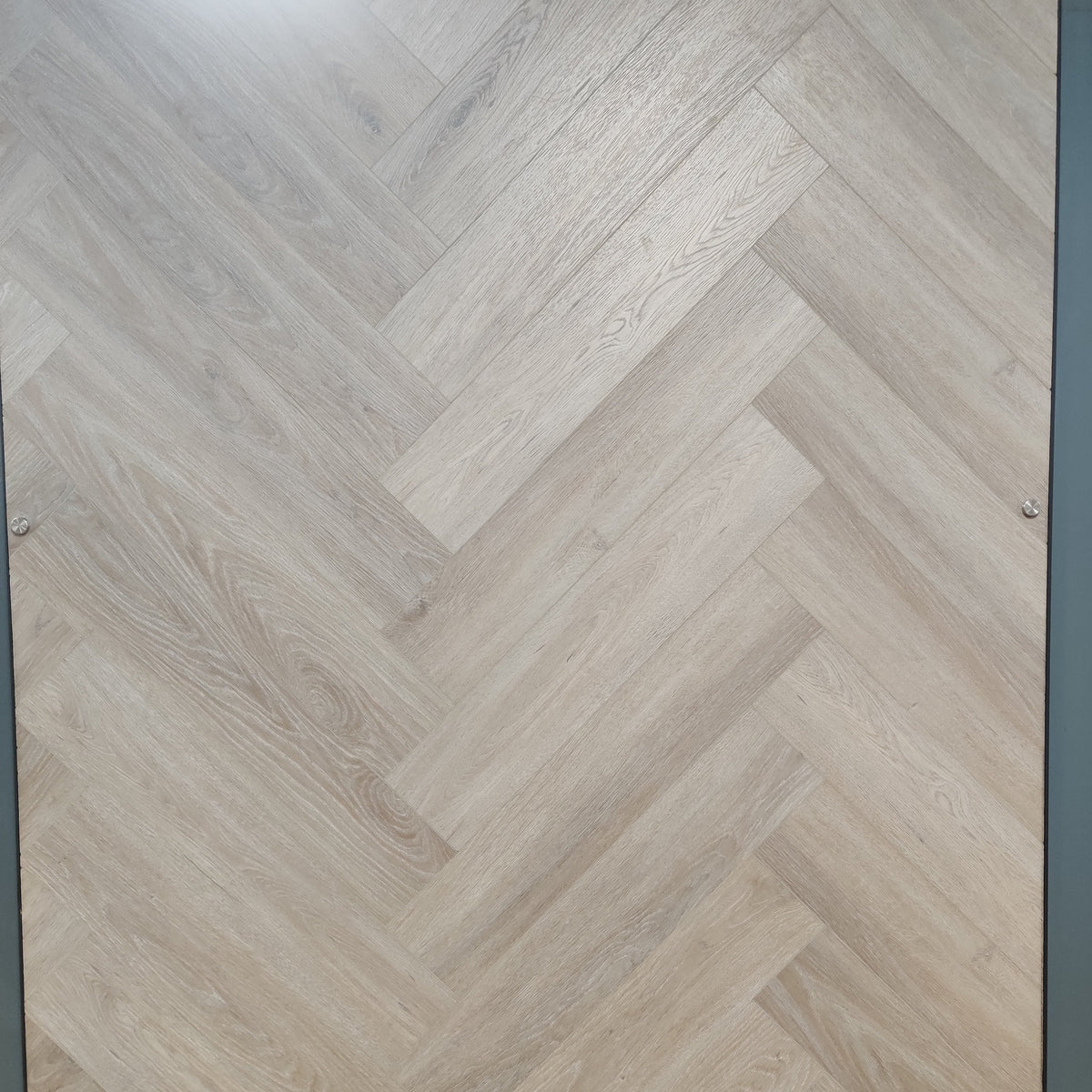 Karna Vienna Oak Herringbone SPC