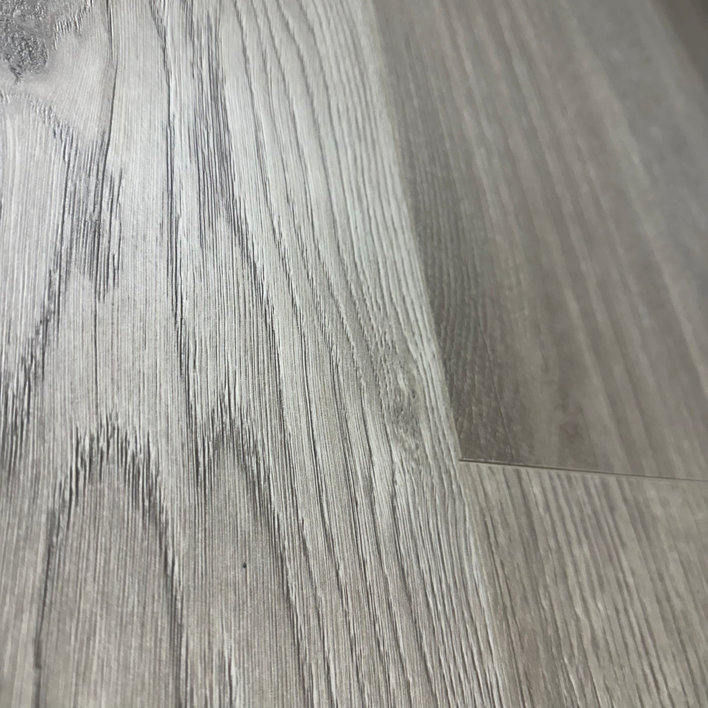 Konig Essence Pro Pale Grey Oak 12mm (Laminate Flooring)
