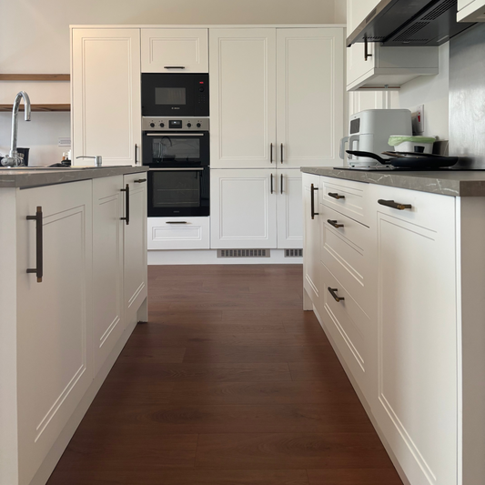 Konig Essence Midnight Oak 8mm (Laminate Flooring)