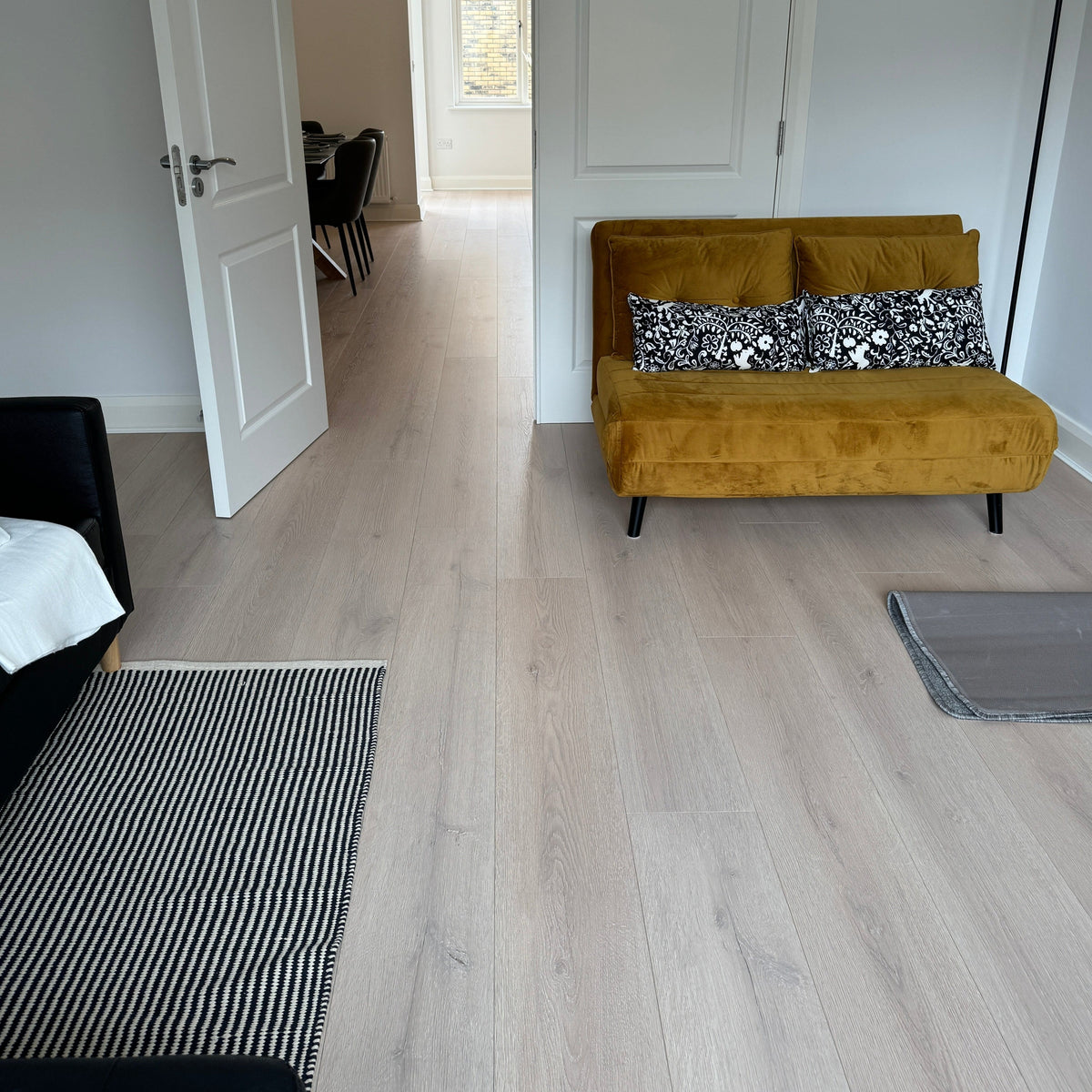 Baum Aqua Plus Pale Oak Long Plank 12mm