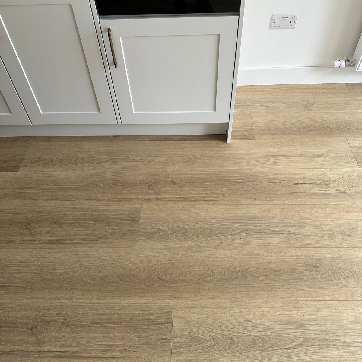 Baum Aqua Plus Classic Oak Long Plank 12mm - Wood Floor Store