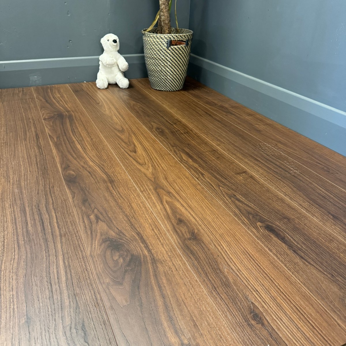 Baum Aqua Plus Dark Walnut Oak 12mm - Wood Floor Store