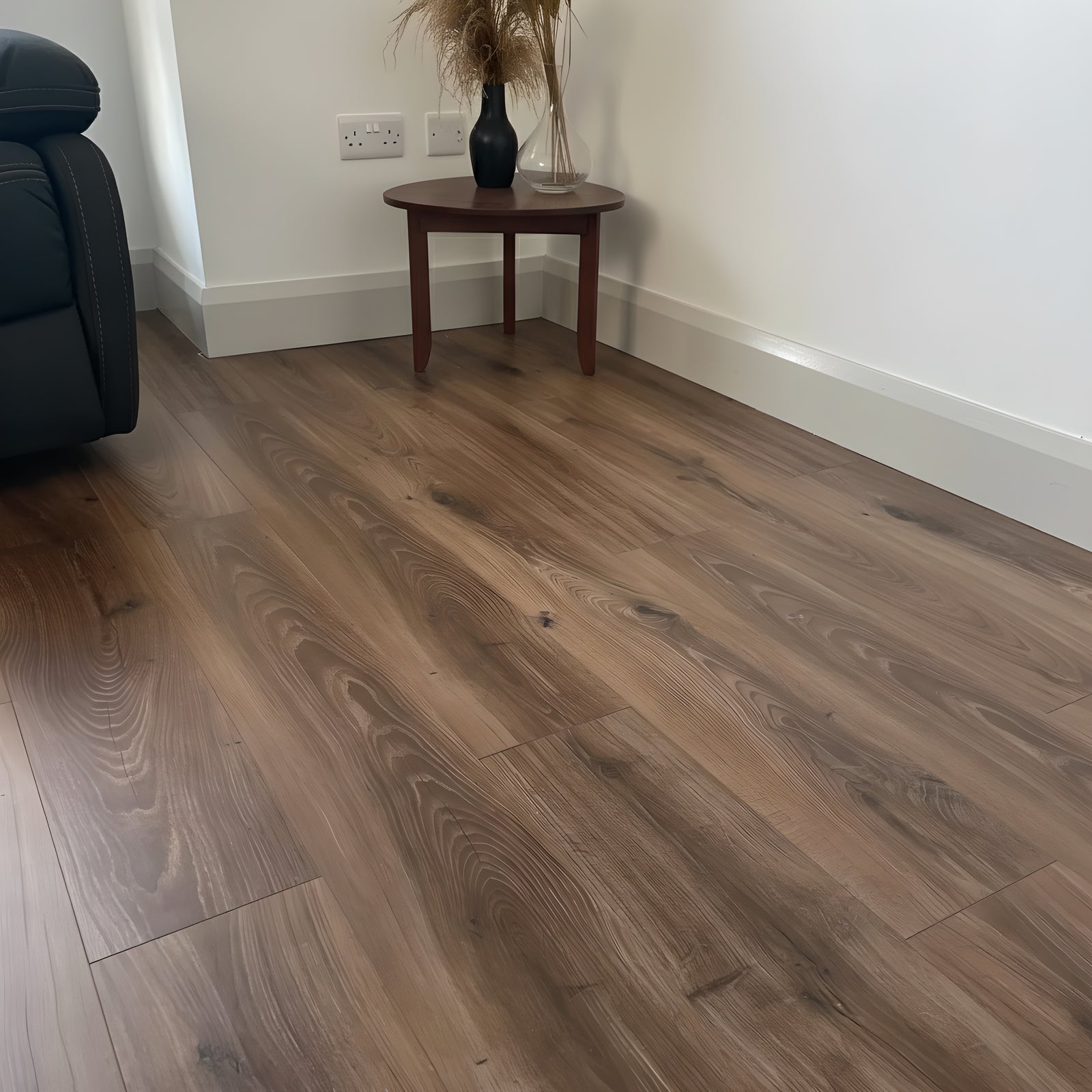 Konig Essence Pro Mocha Oak 12mm (Laminate Flooring)