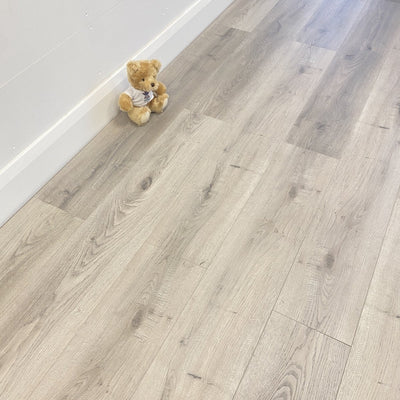 Konig Essence New Orleans Oak 8mm - Wood Floor Store