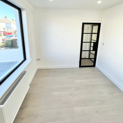 Konig Essence Pro Hampton Grey Oak 12mm - Wood Floor Store