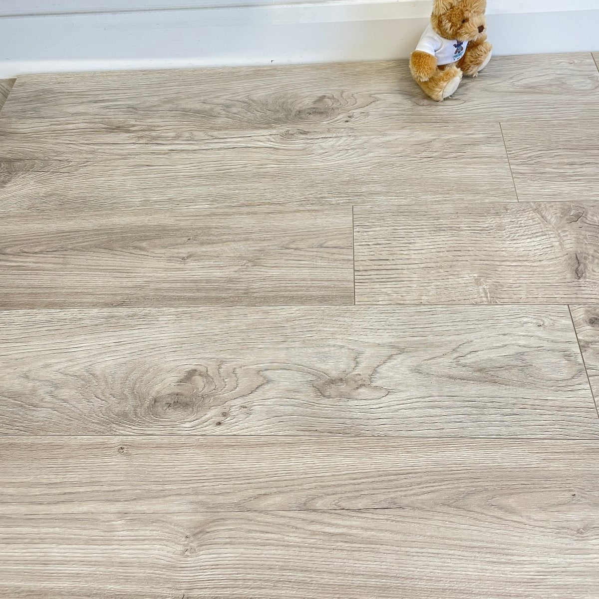 Konig Essence Pro Pale Grey Oak 12mm - Wood Floor Store