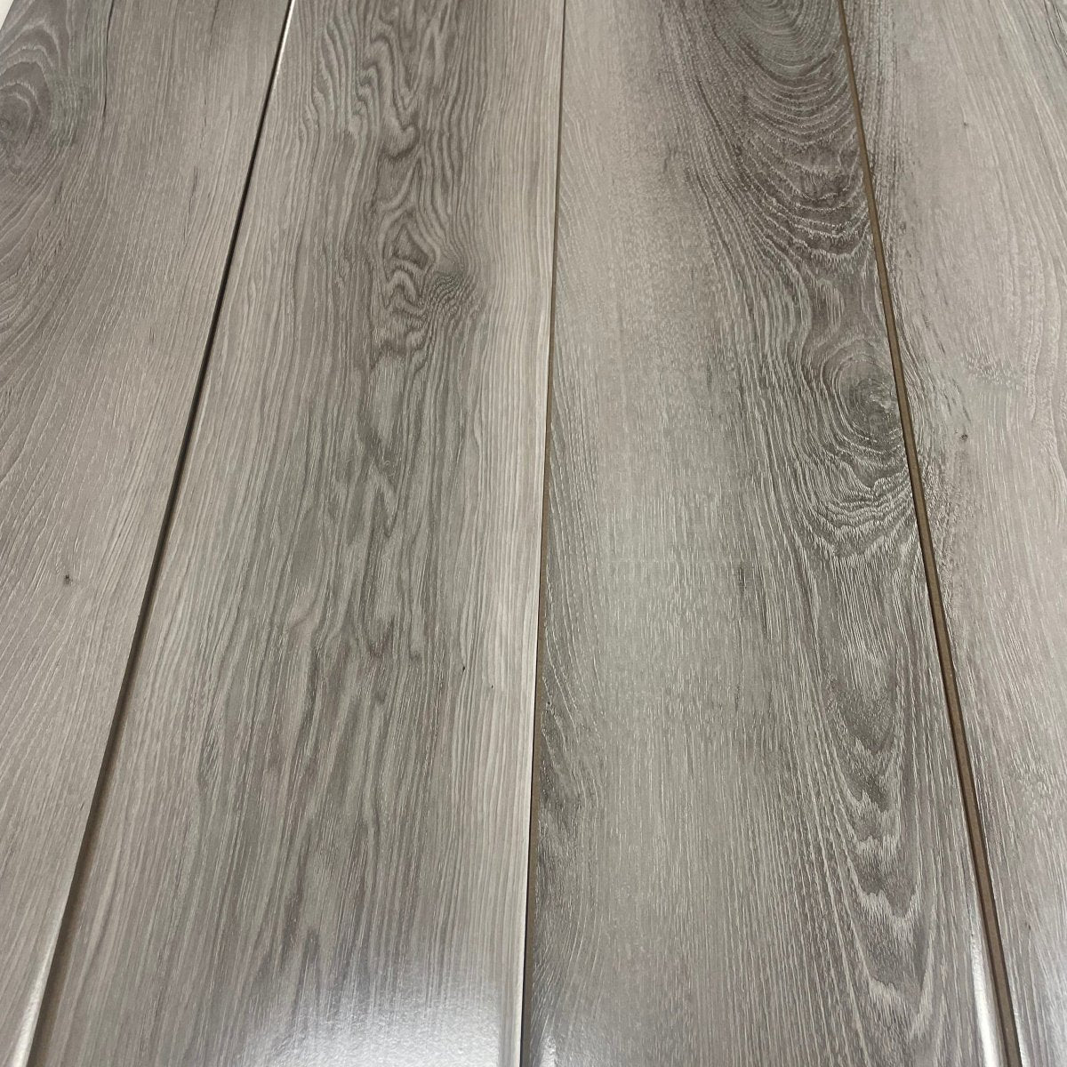 Konig Essence Pro Pearl Oak Gloss 12mm - Wood Floor Store